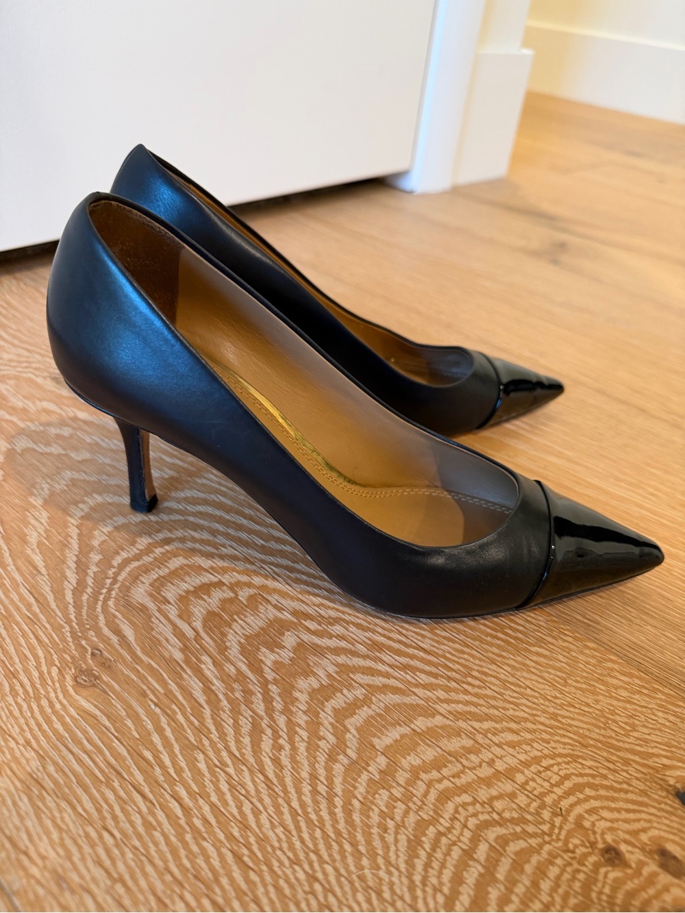 Tory Burch • Heel - Picture 5 of 10